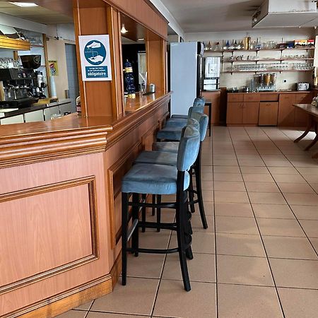Hotel & Restaurant Le Mejean - Parc Des Expositions ラット エクステリア 写真